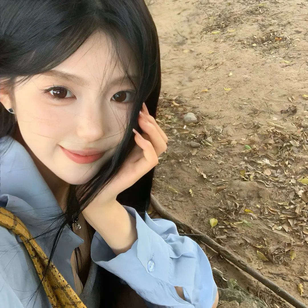 蓝眼睛波利